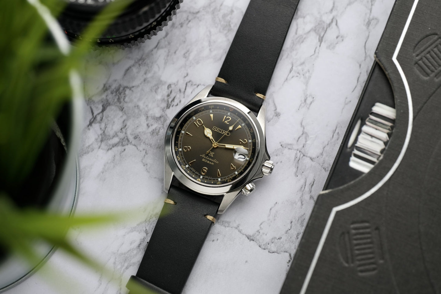 SEIKO Mod. PROSPEX ALPINIST Leder Braun