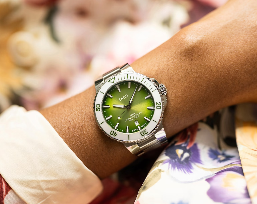ORIS Aquis Date Taste of Summer
