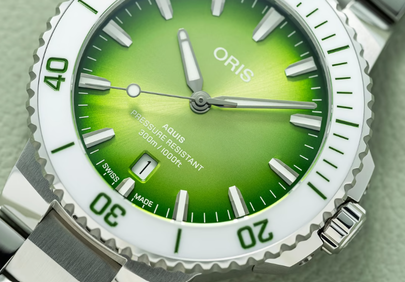 ORIS Aquis Date Taste of Summer