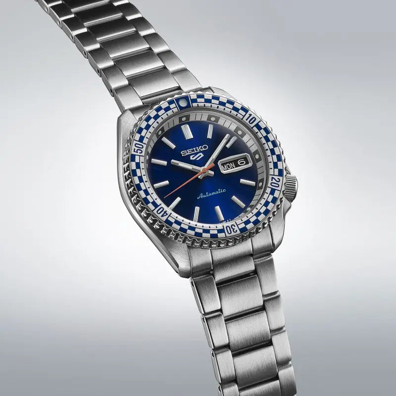 Seiko 5 Sports Petrolblau „Checker Flag“ Sonderedition