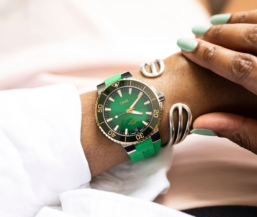 ORIS Aquis Date Calibre 400