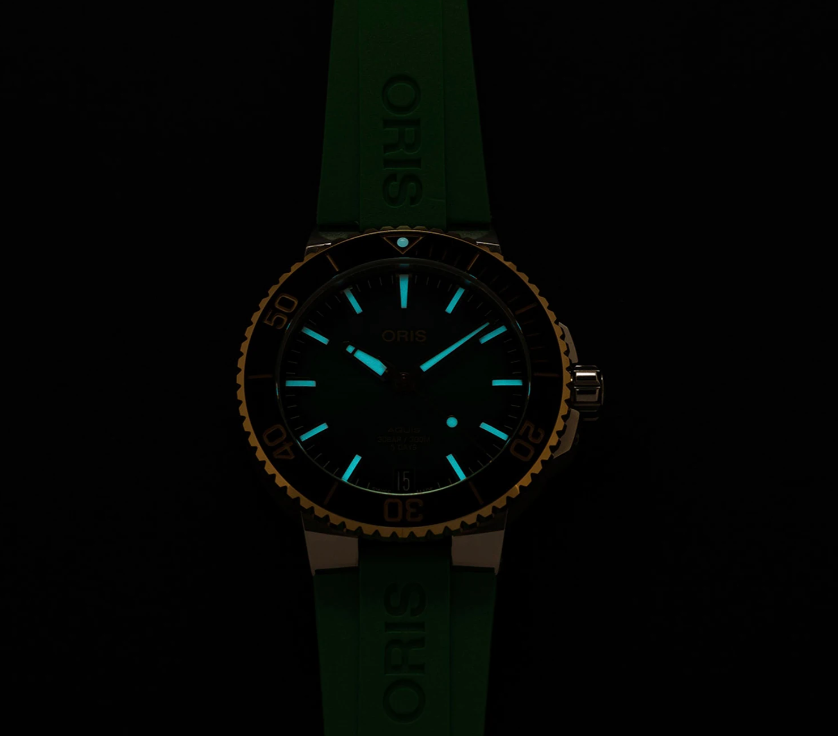 ORIS Aquis Date Calibre 400