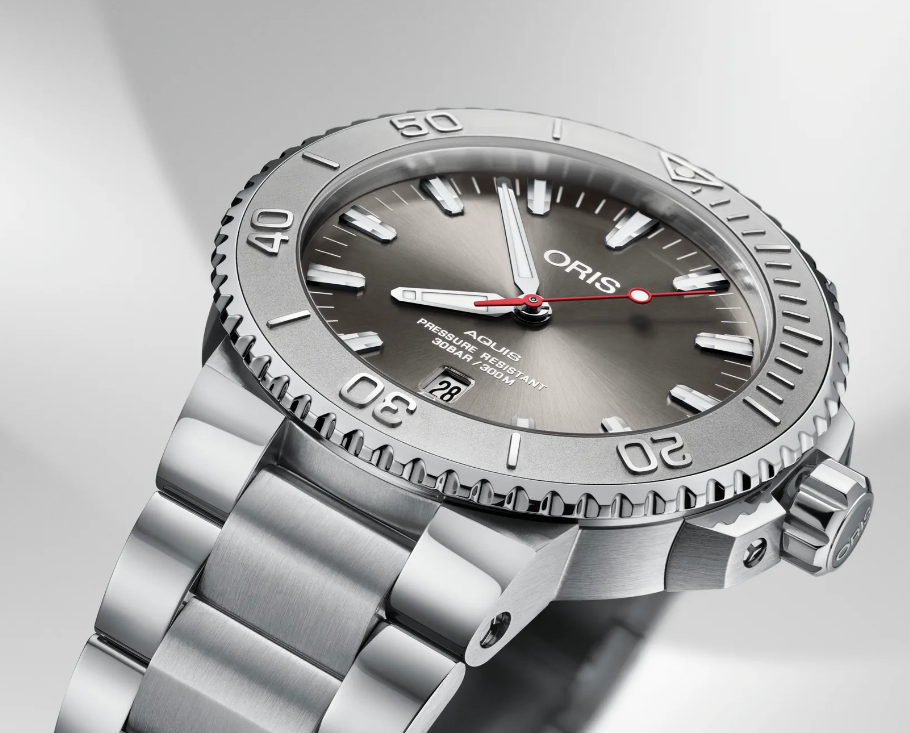 ORIS MOD. AQUIS DATE RELIEF