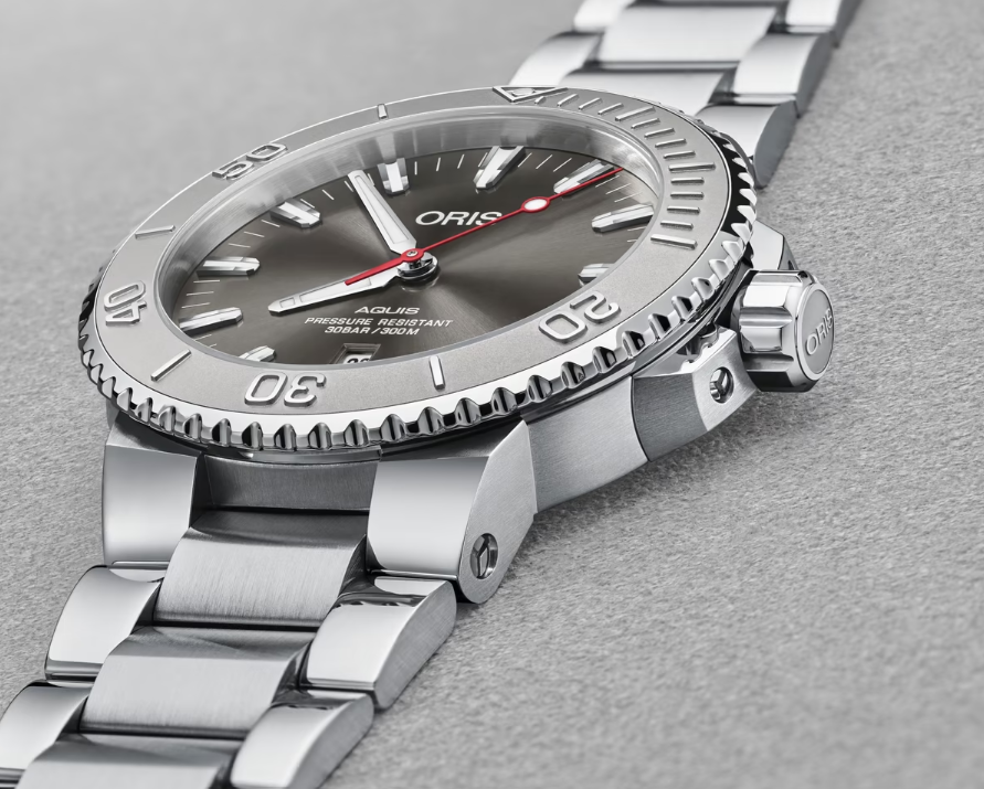 ORIS MOD. AQUIS DATE RELIEF