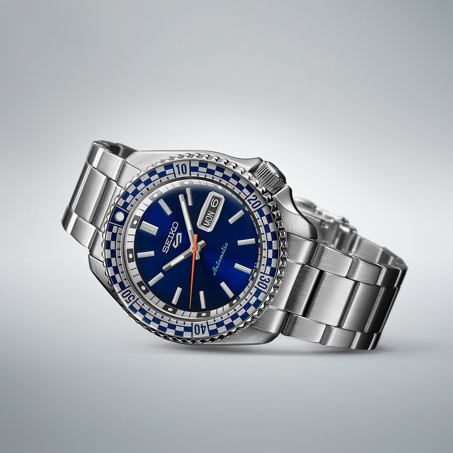 Seiko 5 Sports Petrolblau „Checker Flag“ Sonderedition