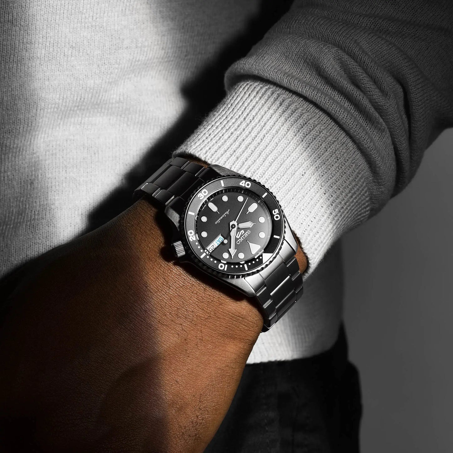Seiko 5 Sports SKX 'Midi' Schwarz